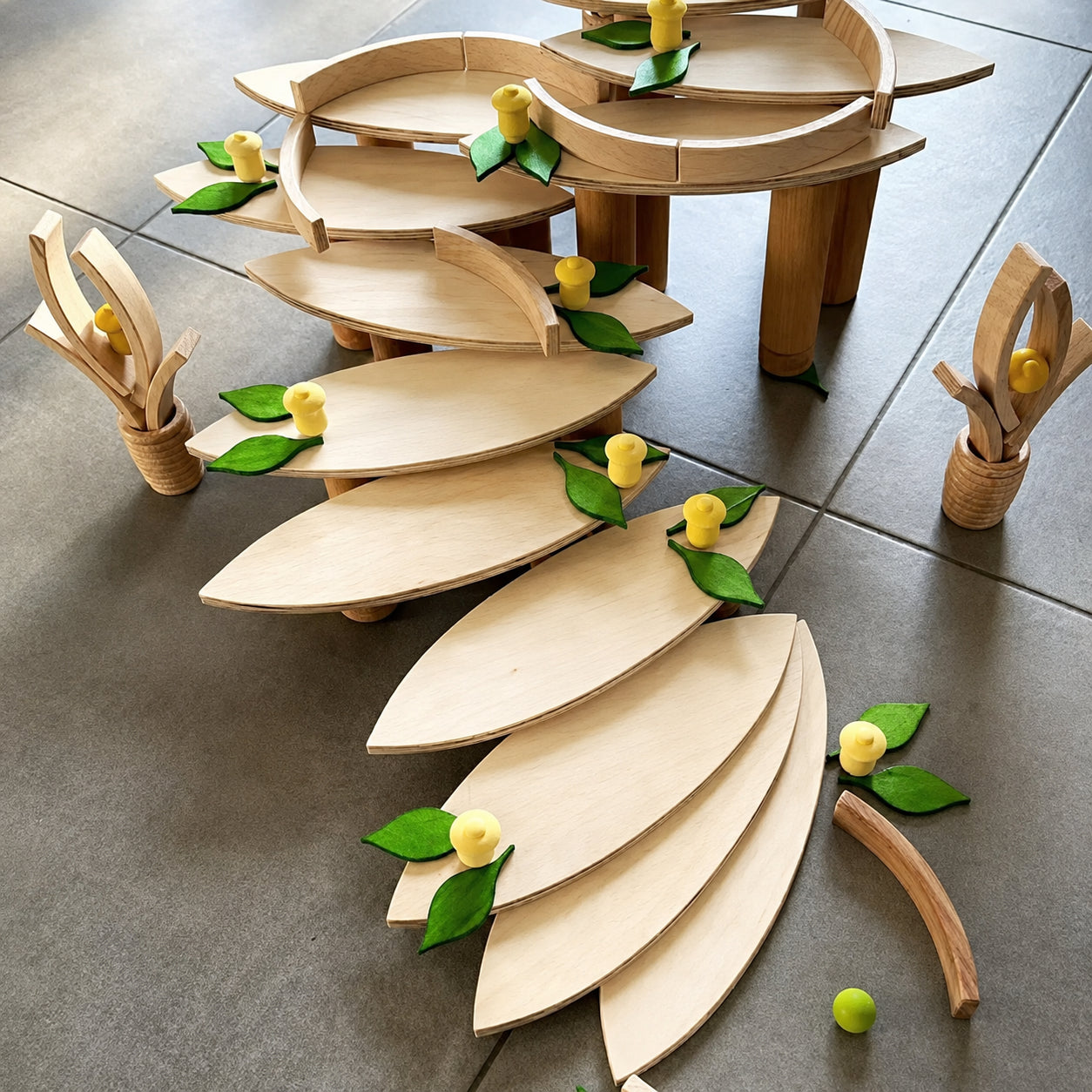 24-Piece Natural Wooden Petal Building Blocks with Tray