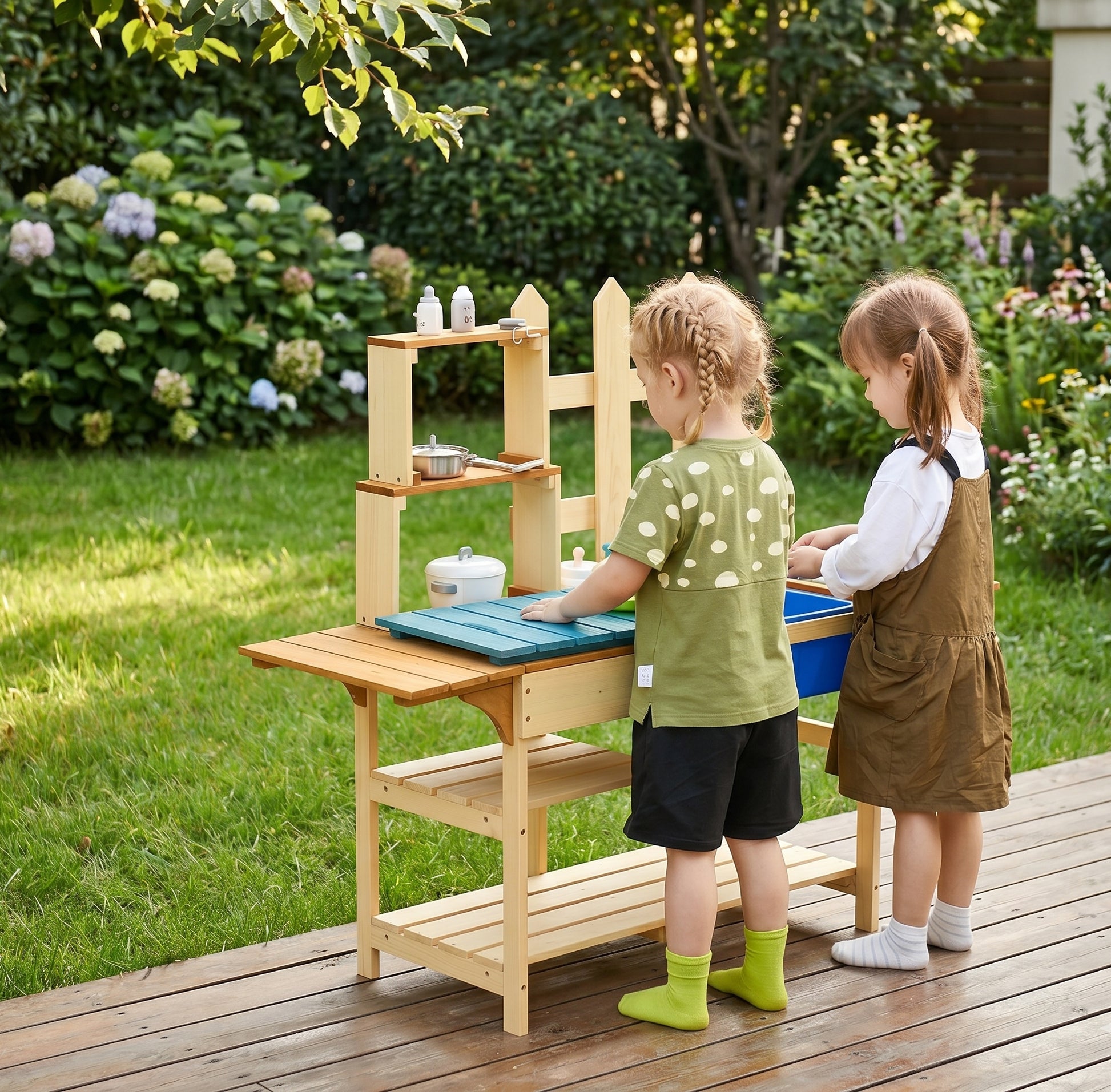 Classic Toddler Backyard Mud Kitchen