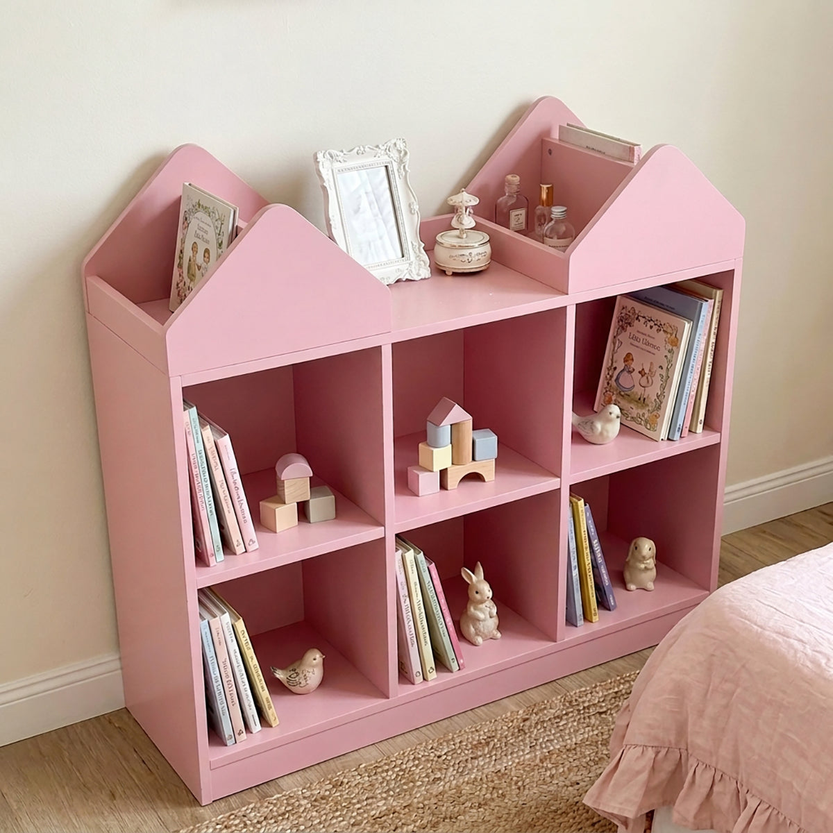 Montessori Toddler Bookshelf