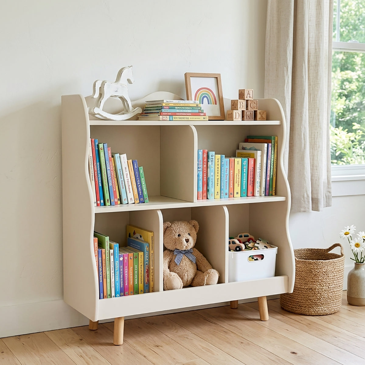 Montessori Toddler Bookshelf
