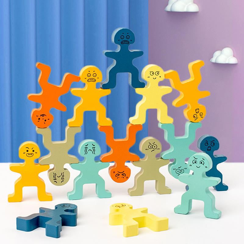 18 Figures & 20 Wooden Balancing Game