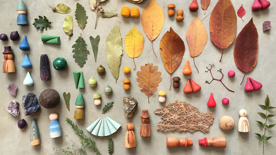 Diverse Wooden Peg Dolls Set